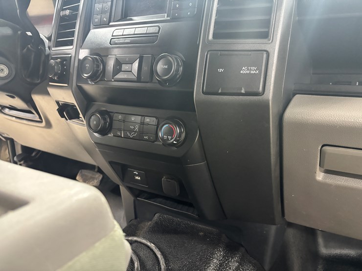 2022-ford-f550-sd-image-41