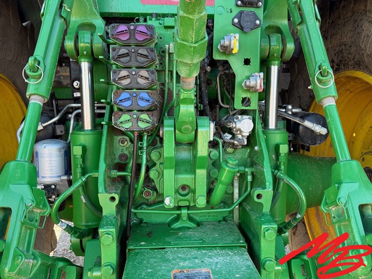 2020-john-deere-8r-250-image-8