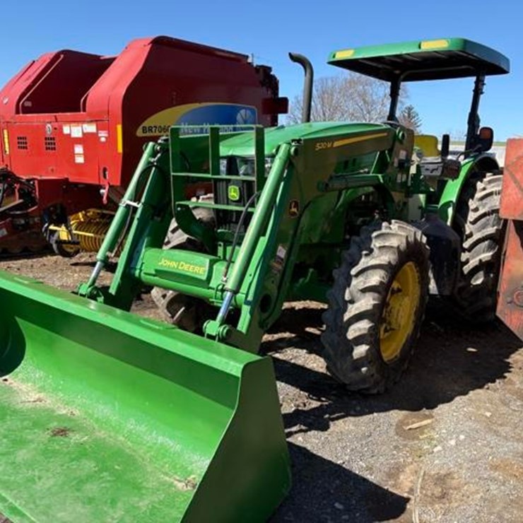JOHN DEERE 5085E