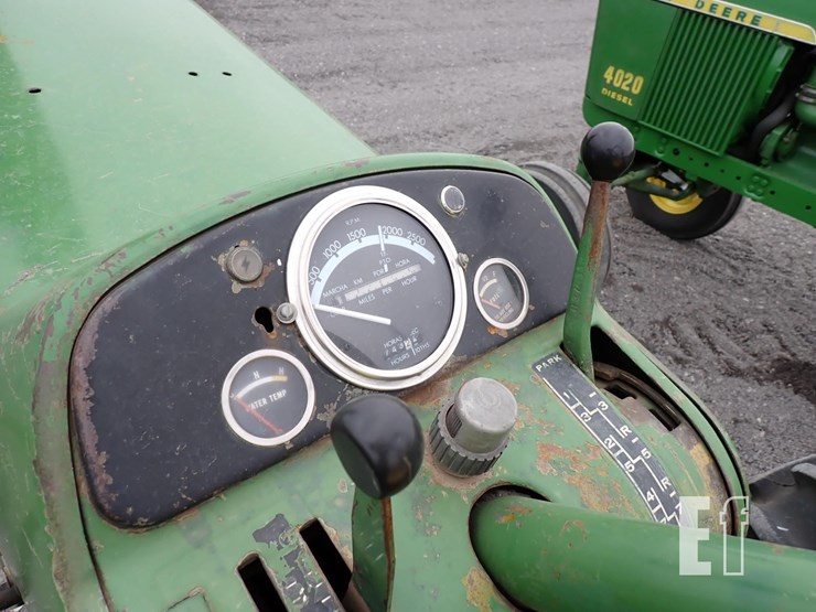 john-deere-3010-image-13