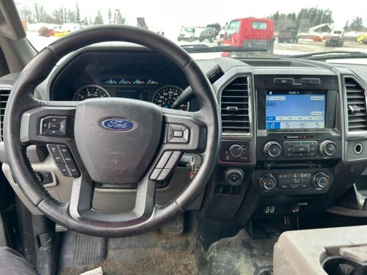 2016-ford-f150-xlt-image-13