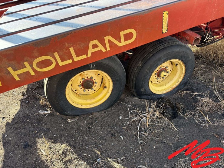 new-holland-1033-image-17