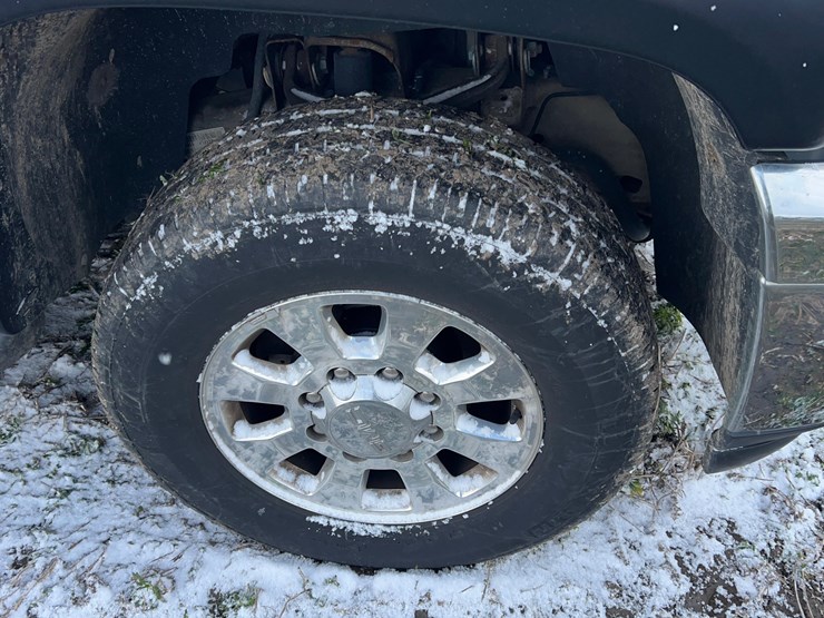 2011-chevrolet-3500hd-image-14