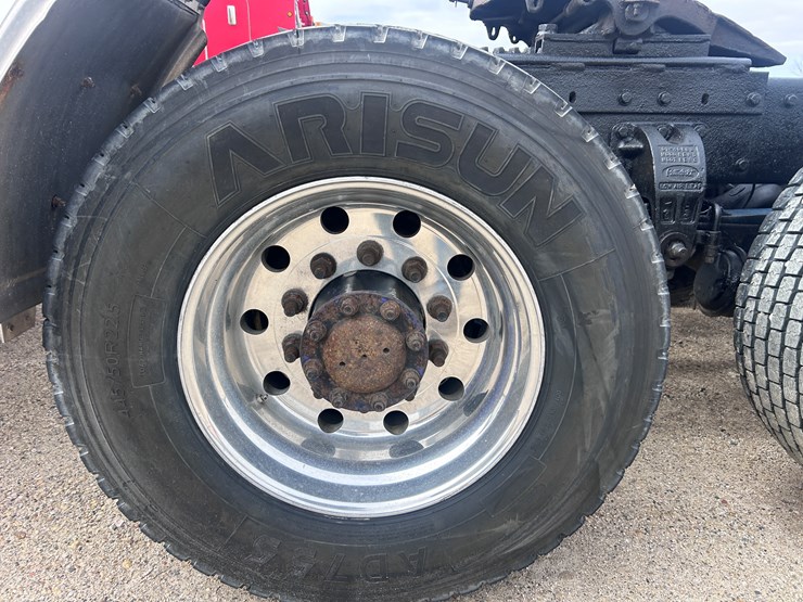 1999-peterbilt-379-image-81