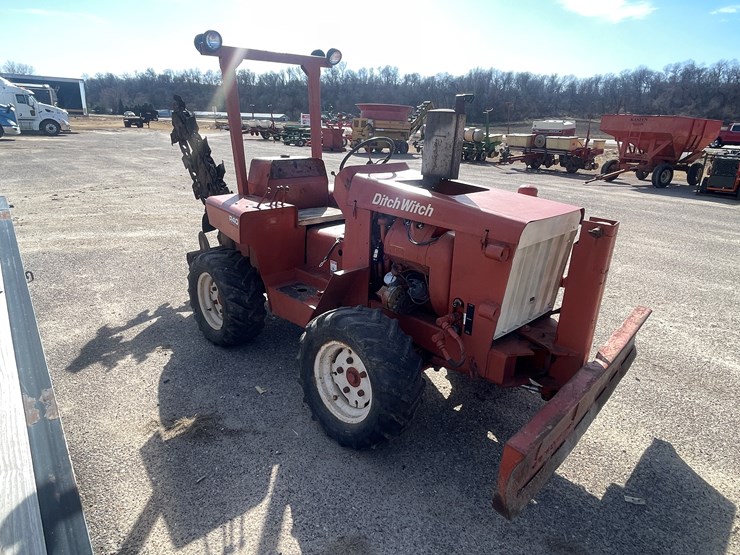 1975-ditch-witch-r40-image-3