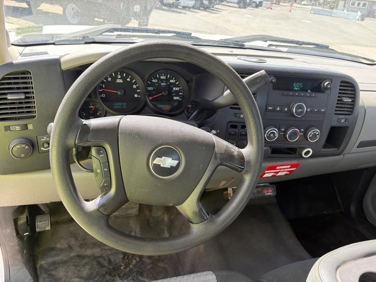 2008-chevrolet-1500-image-13