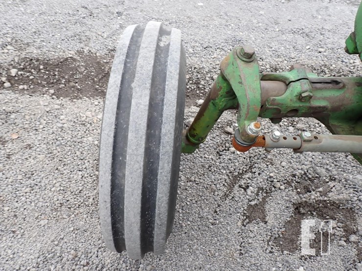 john-deere-3010-image-15