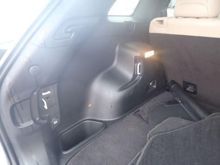 2016-jeep-cherokee-image-60