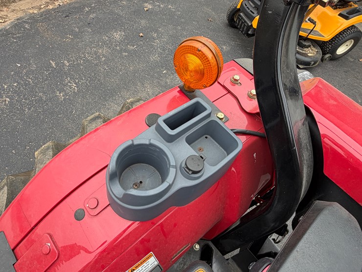 #1022-•-mahindra-2638-tractor-with-loader-(eau-claire,-wi)-image-31