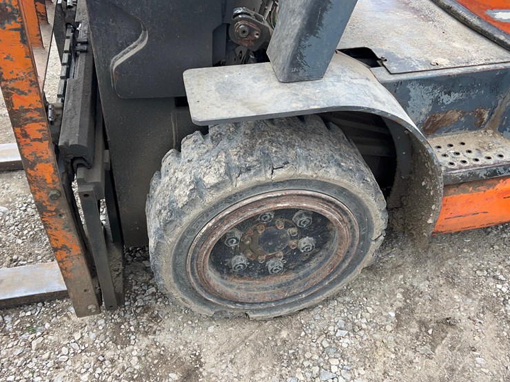 toyota-6000lb-forklift-image-4