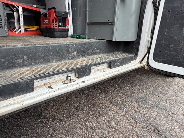 #1020-•-2014-ford-econoline-service-van-(eau-claire,-wi)-(has-wi-title)-image-18