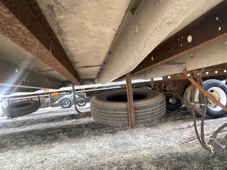 1999-utility-53'-image-28