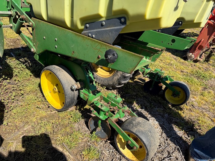 john-deere-7300-image-25