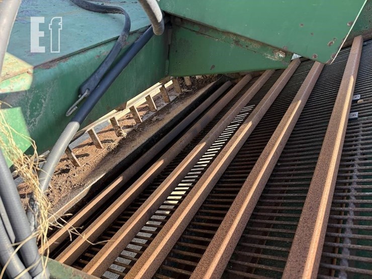 kelley-mfg-co-poultry-house-cleanout-machine-6106-image-12