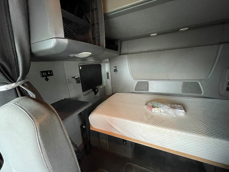 2016-international-prostar-image-33