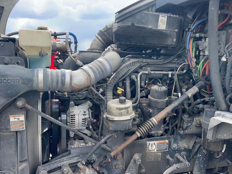 2017-kenworth-t680-image-17