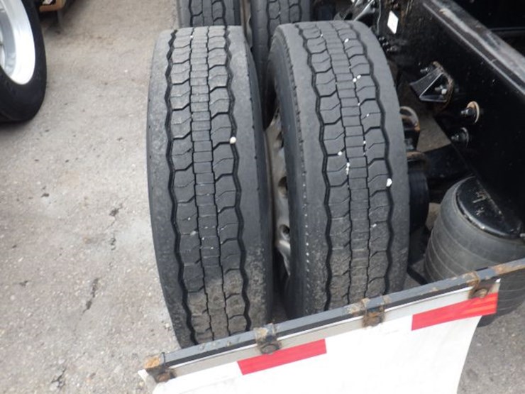 2022-kenworth-t680-image-16