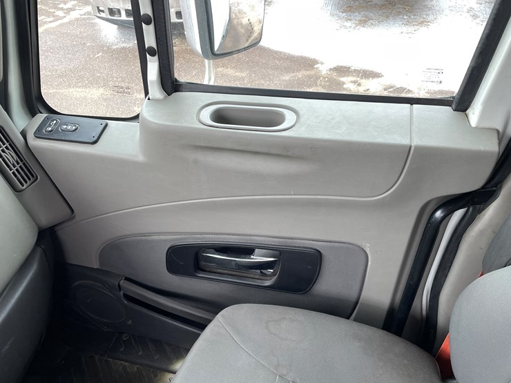 2016-international-prostar-image-42