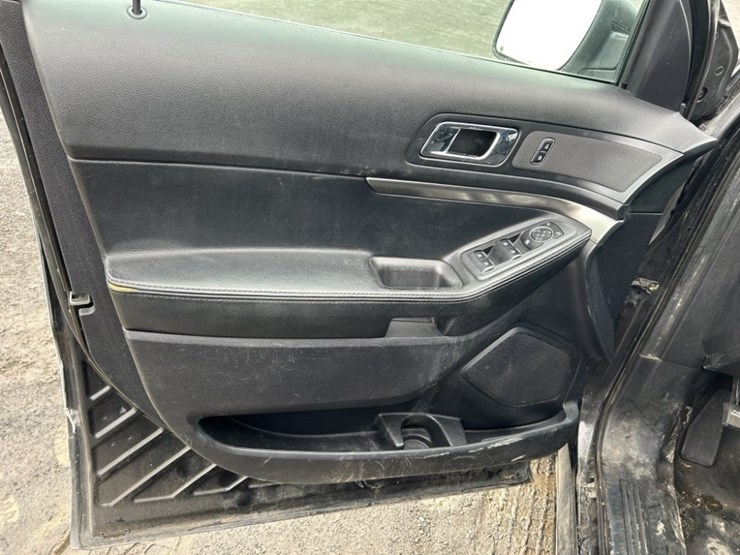 2016-ford-explorer-image-20