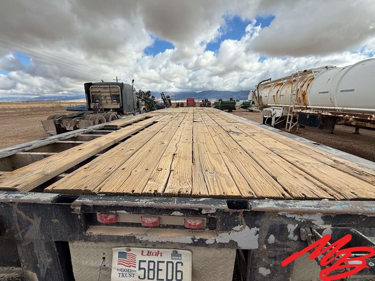 32'-flatbed-trailer-image-5