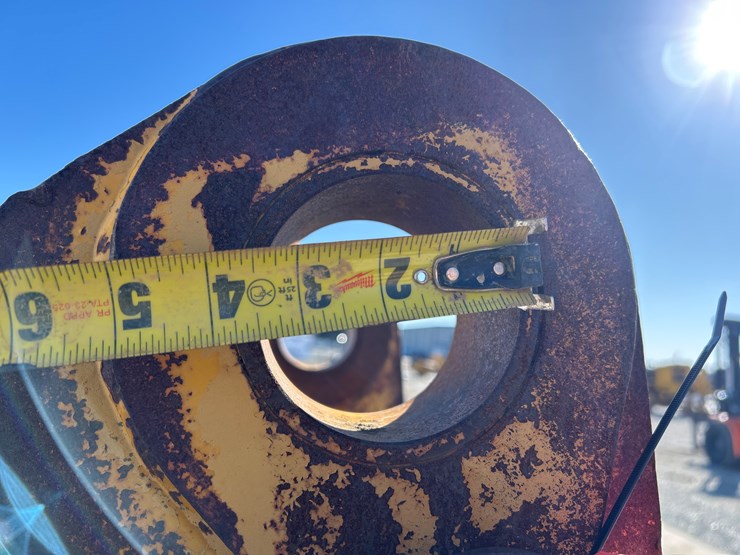 #2081-•-67"-excavator-bucket-image-9