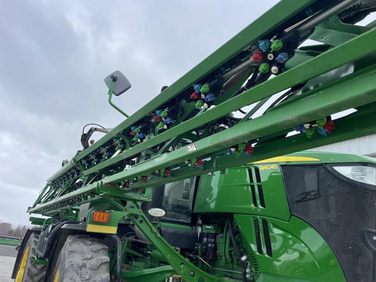 2018-john-deere-r4045-image-15