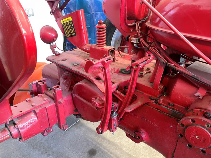 #1024-•-mccormick-farmall-h-tractor-(galesville,-wi)-image-13