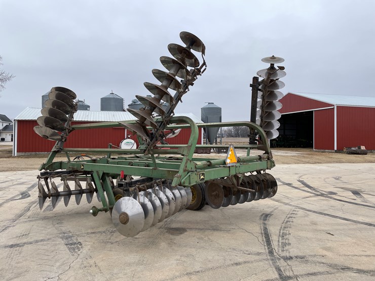 john-deere-230-image-5