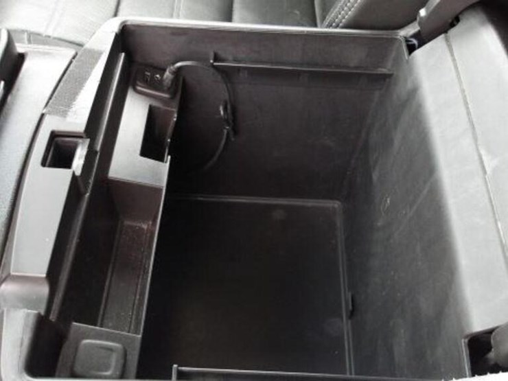 2016-gmc-yukon-denali-image-32