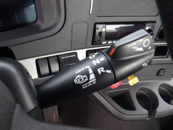 2024-kenworth-t680-image-16