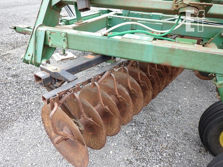 john-deere-235-image-14