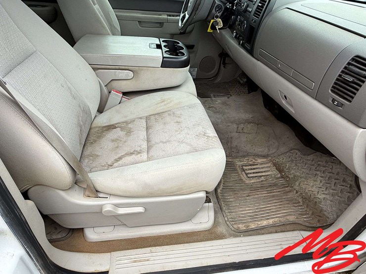 2014-chevrolet-2500-image-16