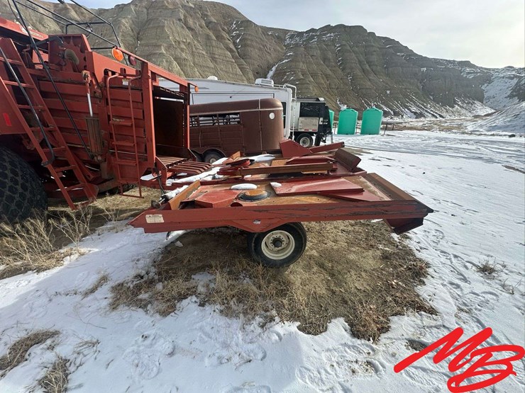 hesston-4900-image-36