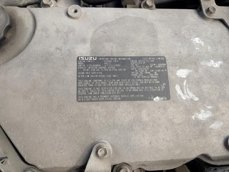 2015-isuzu-nrr-image-14