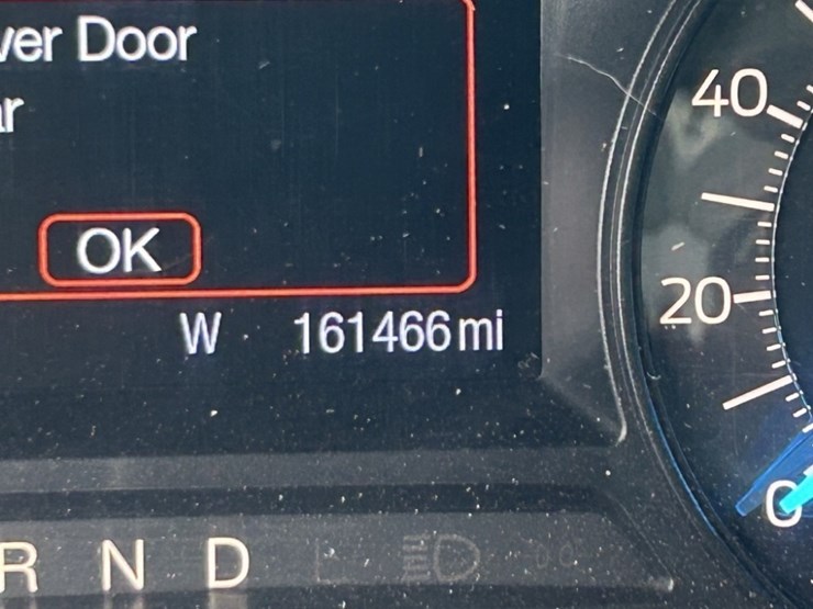 2016-ford-explorer-image-18