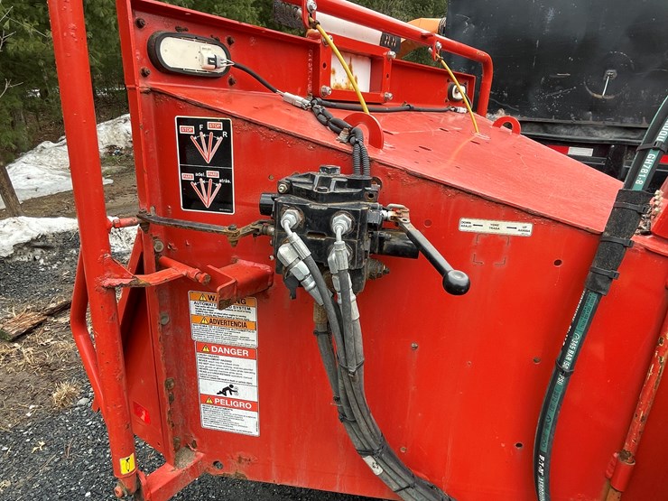 #1008-•-eeger-beever-model-1215-wood-chipper-(fall-creek,-wi)-image-16