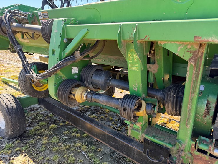 2013-john-deere-630d-image-14