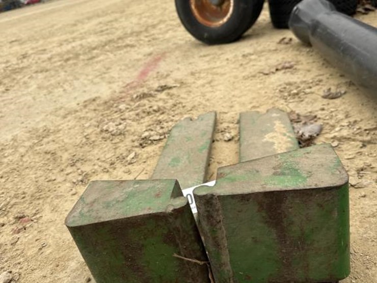 #64-•-john-deere-front-weight-extensions-image-3