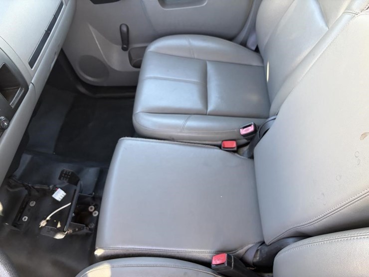 2013-chevrolet-2500-image-13