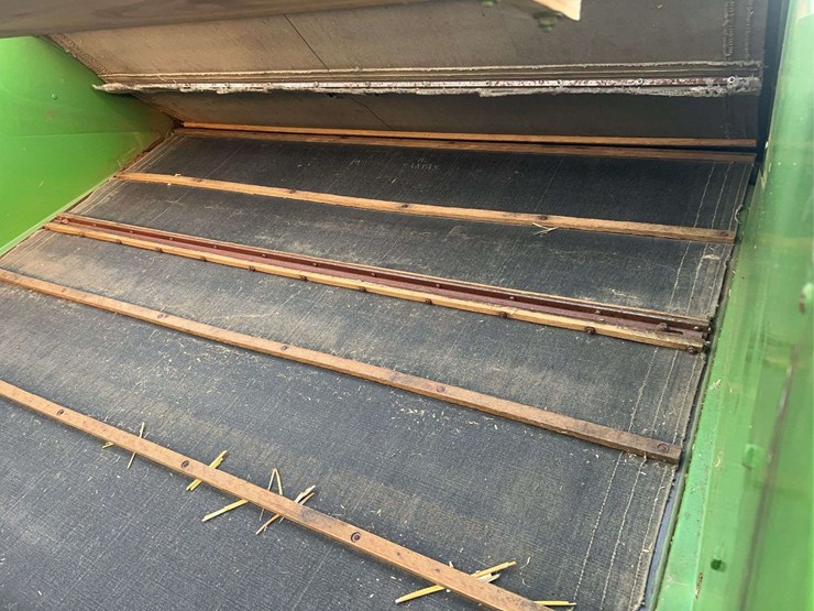 john-deere-no.-12a-pull-type-combine-image-64