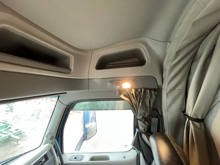 2019-peterbilt-579-image-60