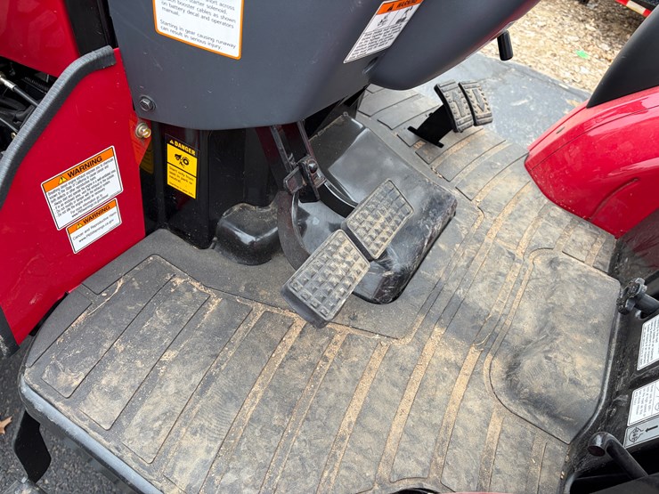 #1022-•-mahindra-2638-tractor-with-loader-(eau-claire,-wi)-image-23