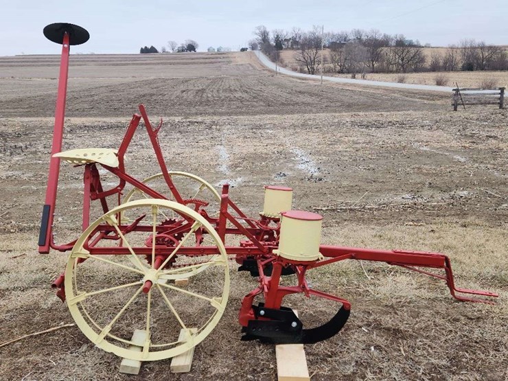 blackhawk-115-two-row-planter-image-3