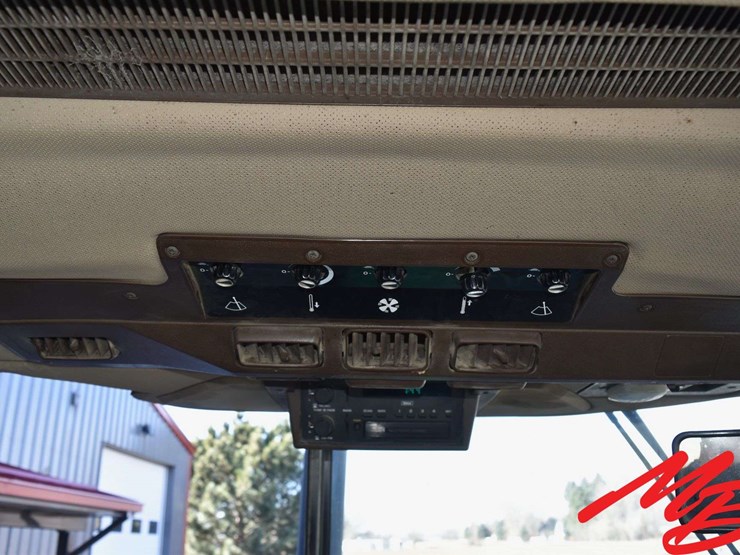 1989-john-deere-4455-image-45