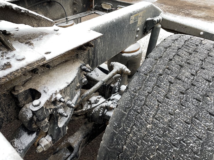 2019-peterbilt-579-image-40