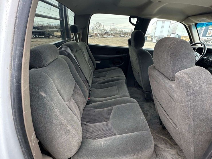 2007-gmc-3500-image-37