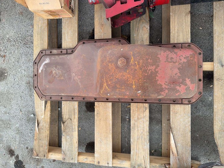 oil-pan,-toolbox-and-air-cleaner-image-3