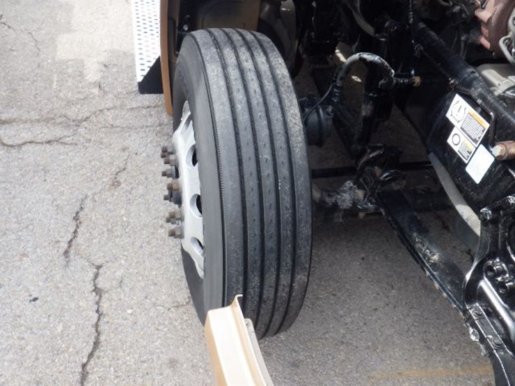 2022-kenworth-t680-image-21