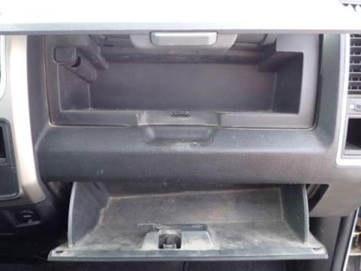 2013-ram-1500-slt-image-30