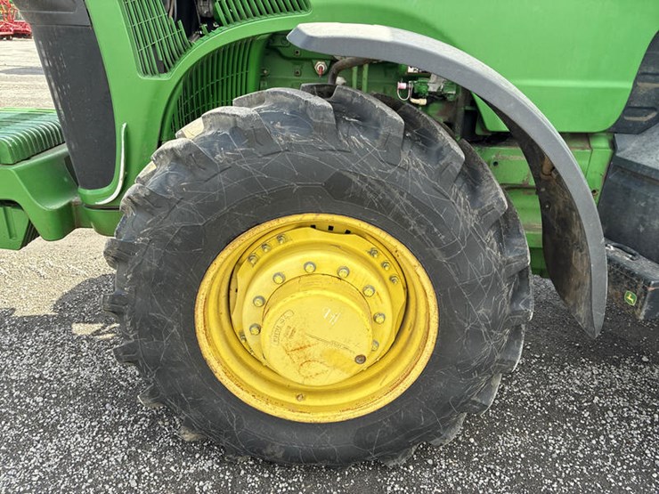 2004-john-deere-8320-image-25